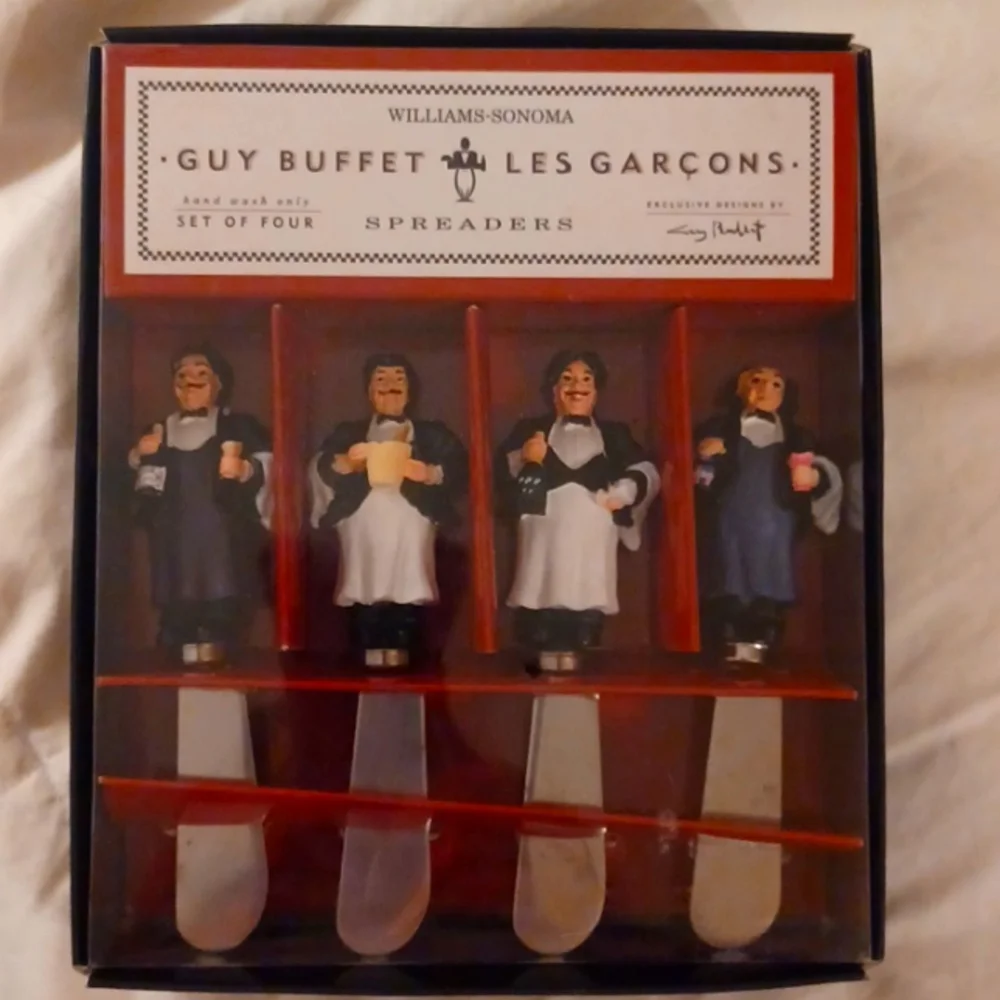 Williams Sonoma Guy Buffet Les Garcons Set of 4 Spreaders New In Box